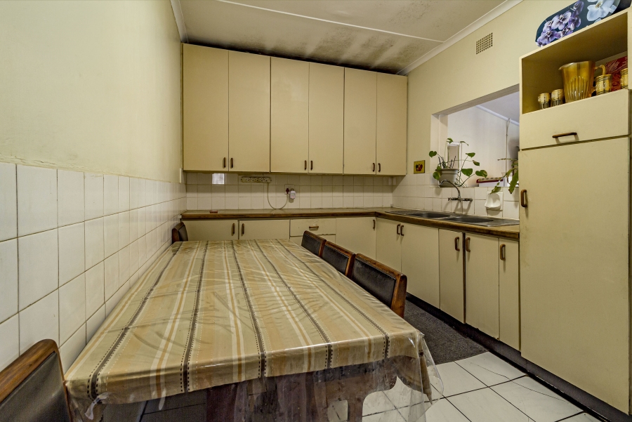 5 Bedroom Property for Sale in Lochnerhof Western Cape